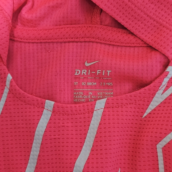 Girls nike dry fit shirt - Picture 3 of 3